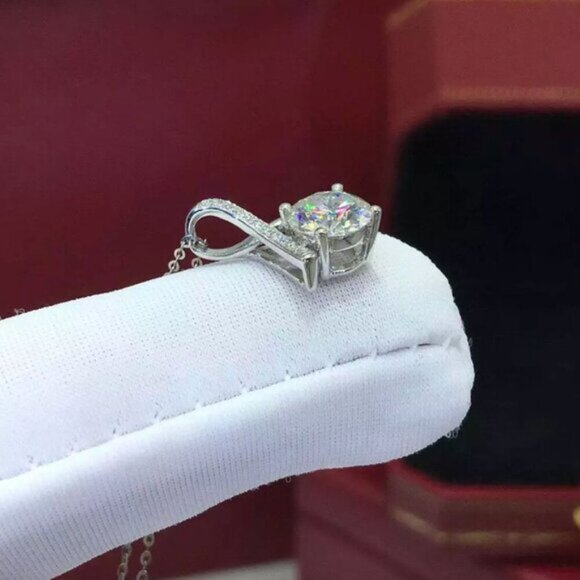 NEW 18k White Gold Round Cut Diamond Necklace - Picture 4 of 4